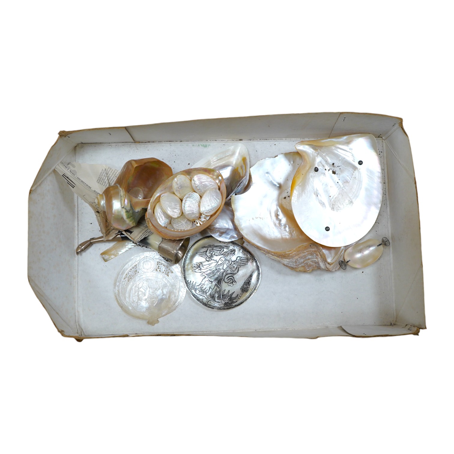 A quantity of shells / mother-of-pearl including carvings. Condition – fair to good